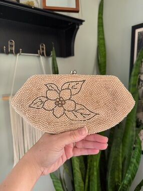VTG 1950s Magid Ivory Beaded Floral Clutch
